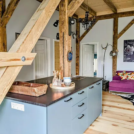 Hébergement de vacances Loftwohnung Mit Garten Im Herzen Der Uckermark Krochlendorf