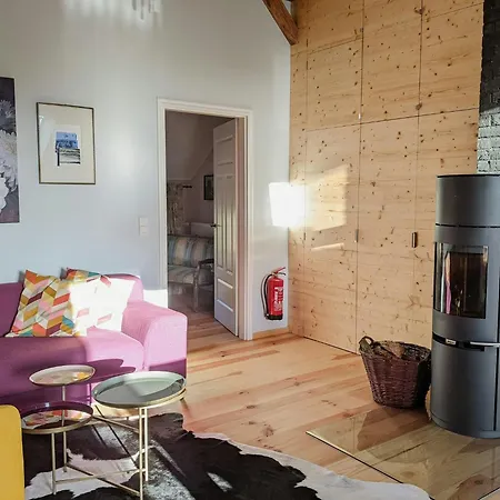 Loftwohnung Mit Garten Im Herzen Der Uckermark Hébergement de vacances Krochlendorf